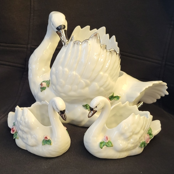 Dresden Other - VINTAGE Dresden Porcelain Swan Set with Rosettes